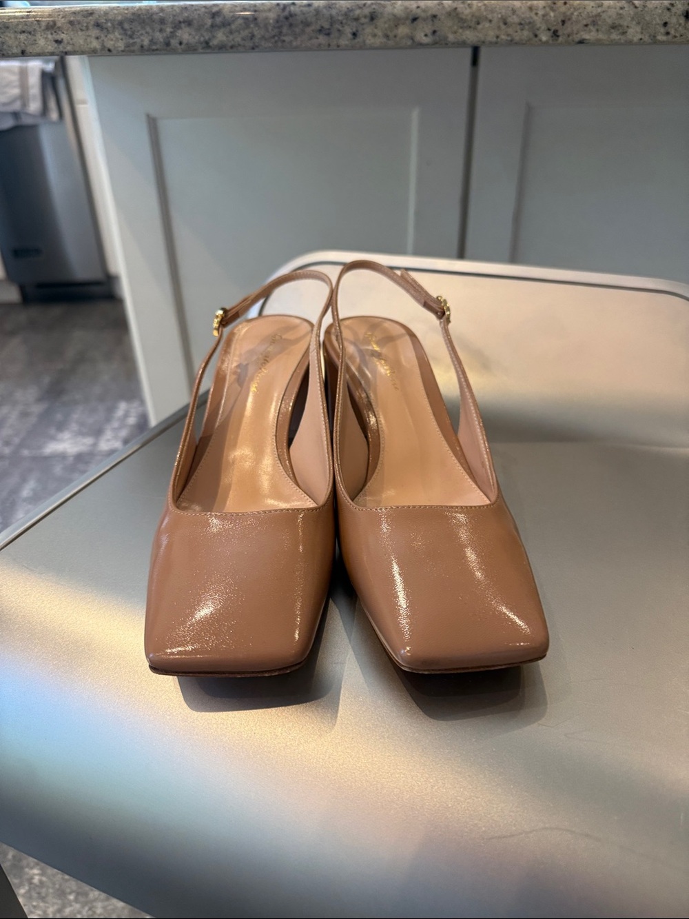 Gianvito Rossi Freeda Nude Patent Slingback 55 Block Heels - Picture 2 of 8